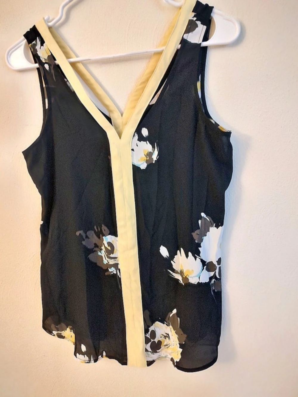 Jones New York Floral Blouse in Black & Yellow Size Small NWT